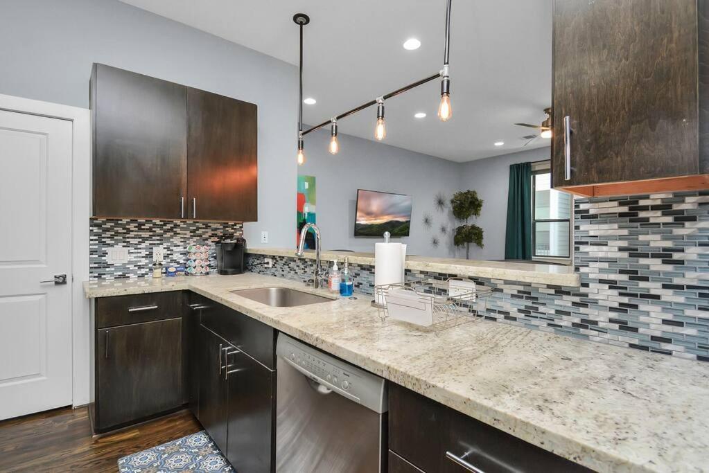 Skyline Views - Sleeps 10 Home Near Downtown Houston Exterior photo