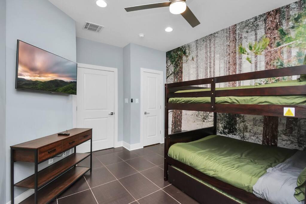 Skyline Views - Sleeps 10 Home Near Downtown Houston Exterior photo